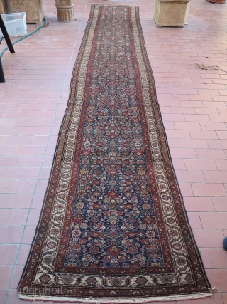 Stunning runner fron Arak area, (probably Ferahan). Very fine knotted and great graphic. Very soft wool, good colors. size: m. 5.30 x m. 0.97  sold       
