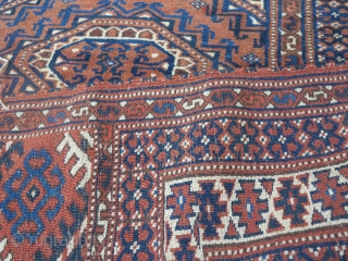 Old Turkmen with a composition of different turkmen tribes with a salor gul. Overall good condition. SIze m.1.66 x m.1.02 p.o.r.
            