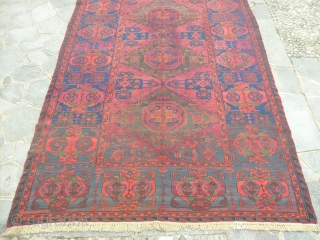 370 x 220  cm
Very old Caucasus SOUMACK 
Wool on wool - Beautiful colors.
Other info or photos about it on request.
Happy New YEAR !
GREETING from Lake of COMO ! 

Venduto in COMO  ...