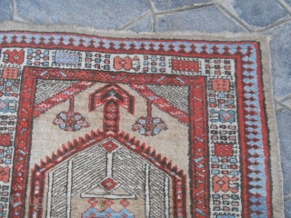 191 x 105 cm.
Antique persian SARAAB-Azerbaijan-Iran

Very good condition. Only one selvedge has not in good condition: all the carpet
is in very good pile and has not problem. More info or pictures on  ...