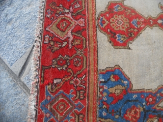 Antique Feraghan in very, very good condition.
Without problem upon fiel or foundations.
Maybe a Tafresh ancien carpet. 
Size is cm. 203 x 124 cm.  Beautiful colors.
More images on request. Thanks a lot.
Fine  ...