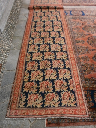 575 x 110 cm Original ancien KARABAGH Caucasus in 
perfect condition. All wool. Fastened colors and
shiny wool for this antique runner. 
Original gol-farangh design.  
More info  and photos without problems.
Greetings  ...