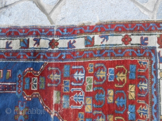 147 x 113 cm

ANTIQUE SHIRVAN original pattern.
This carpet has been knotted very fine.
Wool on wool = Natural dyes
Period last quarter XIX th century.
For the condition look the photos.
Other info or pictures on  ...