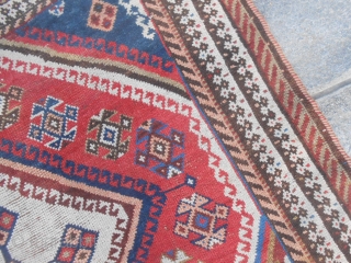 Oriental carpet Lory ancien with size cm. 221 x 131 cm
Good condition. Some old repairs. Original piece from
region of FARS. All wool and natural dyes.
Please ask for more info, photos oder query.
WARM  ...