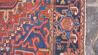 Size m. 3,57 x 2,61 antique Karadjeh Azeri persian carpet
IN very, very good condition. Full pile without damages,
restors or repils, and original ends and borders.
More info and photos on request! 
IT Has  ...