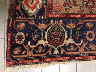 FARAHAN carpet in good condition, with original design.
Fine knot and shiny dyes. Old piece in very good condition
ALL original size, ends and selvedges.
This carpet has not been washed, at present.
Size  cm.  ...