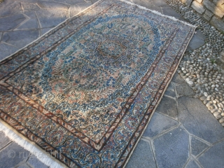 ORIENTAL OLD PERSIAN CARPET.
KNOTTED IN THE TOWN OF KERMAN.
DESIGN MILLE-FLEURES.
CLEAN AND READY FOR USE. 
IN VERY GOOD CONDITION-EXCELLENT.
FULL PILE AND ANY DAMAGES, REPILS,
RESTORS OR STAINS.
IT WAS KNOTTED VERY FINE.
AMAZING PERSIAN CARPET VERY  ...