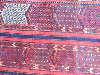 Youmut salatshak ANTIQUE.

IN VERY GOOD CONDITION.
SHINY WOOL AND BEAUTIFUL FASTENED DYES
SIZE  CM. 134 X 114
OTHER INFO OR PHOTOS ON REQUEST.
GREETING FROM LAKE OF COMO.
        