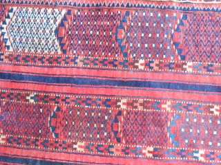 Youmut salatshak ANTIQUE.

IN VERY GOOD CONDITION.
SHINY WOOL AND BEAUTIFUL FASTENED DYES
SIZE  CM. 134 X 114
OTHER INFO OR PHOTOS ON REQUEST.
GREETING FROM LAKE OF COMO.
        