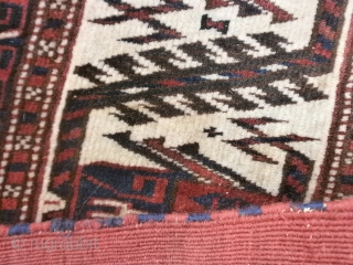 Perfect condition for this piece knotted in Afghanistan
Tribe Turkmen Arabatchi, group ERSARI.
With a main border design "Boats", very beautiful. 
Gols tekke for this antique piece. With inscriptions 
upon the corners.
Fine knot. This  ...