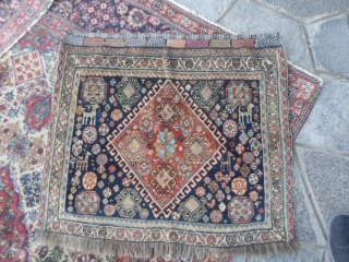 Antique Qashqa'i khordjin in very good condition (full pile). All natural
dyes for this piece wool on wool. More info or pictures on request.
About 55x55 cm.
Greetings from COMO !   L. Maurice  ...