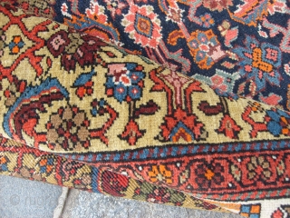 288 x 150 cm is the size of this antique BIDJAR-Kurdi. Knotted very fine.
Bejinning XX century. Perfect conditions, and very beautiful colours.
All original antique persian piece.
====  THIS PIECE HAS BEEN SOLD  ...