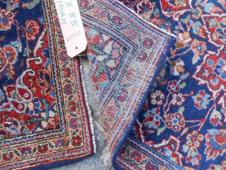 A pair of fine and very old Kashan. Pieces in very good condition. Wool on cotton foundations. Beautiful colours. 
Size:  cm. 75 x 86   and  73 x 86  ...