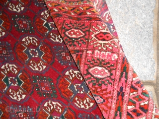190 x 133 cm. Old Turkmen carpet tekke gol. This piece show on the border one date and
the inscription (date: 1955 / inscription: CCCP).
Very good  conditions. This turkmen  piece has  ...
