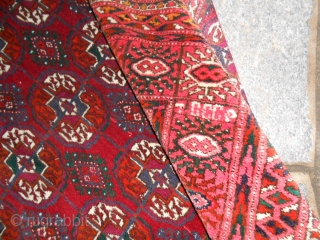 190 x 133 cm. Old Turkmen carpet tekke gol. This piece show on the border one date and
the inscription (date: 1955 / inscription: CCCP).
Very good  conditions. This turkmen  piece has  ...