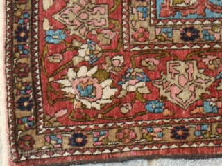 205 x 133 cm.  An antique Persian fine ESFAHAN. Good conditions and avery fine knot.
About 100 years old. Wool pile on cotton foundation. Very beautiful and delicate colours Please, ask about  ...