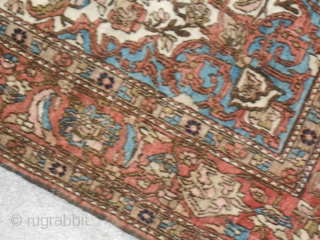 205 x 133 cm.  An antique Persian fine ESFAHAN. Good conditions and avery fine knot.
About 100 years old. Wool pile on cotton foundation. Very beautiful and delicate colours Please, ask about  ...