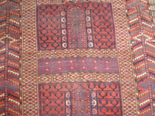 Antique Turkmen Teke tribe Hatchlon in very good condition. All natural dyes and shiny wool for this Four Seasons Turkmen carpet. Size cm.  138 x 121 cm = ft.4,52 by 3,69.
  ...