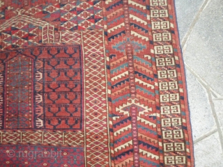 Antique Turkmen Teke tribe Hatchlon in very good condition. All natural dyes and shiny wool for this Four Seasons Turkmen carpet. Size cm.  138 x 121 cm = ft.4,52 by 3,69.
  ...