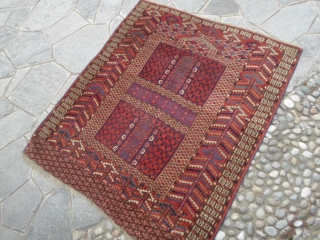 Antique Turkmen Teke tribe Hatchlon in very good condition. All natural dyes and shiny wool for this Four Seasons Turkmen carpet. Size cm.  138 x 121 cm = ft.4,52 by 3,69.
  ...