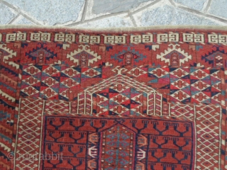 Antique Turkmen Teke tribe Hatchlon in very good condition. All natural dyes and shiny wool for this Four Seasons Turkmen carpet. Size cm.  138 x 121 cm = ft.4,52 by 3,69.
  ...