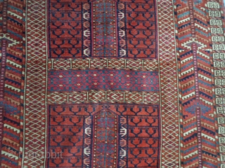 Antique Turkmen Teke tribe Hatchlon in very good condition. All natural dyes and shiny wool for this Four Seasons Turkmen carpet. Size cm.  138 x 121 cm = ft.4,52 by 3,69.
  ...