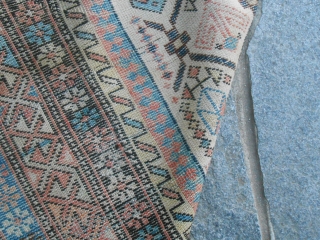 150 x 115 cm. CAUCASUS antique carpet khotted in the district of SHIRVAN. GOOD the 
contditions of this antique piece. Very good colours=Natural dyes. Fine knot.
Other photos on request. Good look. Period:  ...