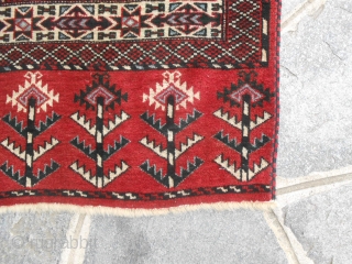 Beautiful piece very old Turkmen Youmud tribe. In very good condition. Shiny wool and
soft pile. Size cm. 320 x 204 cm. Other photos on request.
Good look !  ==== THANKS    ...