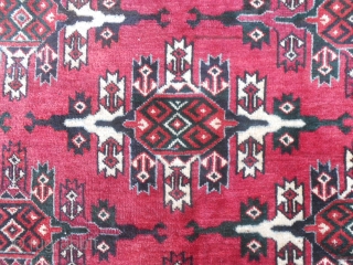 Beautiful piece very old Turkmen Youmud tribe. In very good condition. Shiny wool and
soft pile. Size cm. 320 x 204 cm. Other photos on request.
Good look !  ==== THANKS    ...