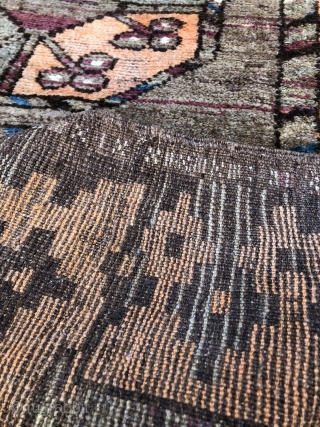 141 x 100 cm Original Belouch with big Ersari Gols.
In very good condition. Wool on Wool and natural dyes.
All original in size and with the 2 kilims at the ends.
This belouch has  ...