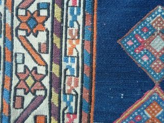 Soumach CAUCASUS in perfect condition with great colors.
Soumach  Wool on wool.
All original ends and size.
This soumach has not been washed.
Beautiful original piece CAUCASUS.
Size is  cm.188 x 109 = ft. 6.16  ...