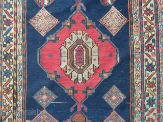 Soumach CAUCASUS in perfect condition with great colors.
Soumach  Wool on wool.
All original ends and size.
This soumach has not been washed.
Beautiful original piece CAUCASUS.
Size is  cm.188 x 109 = ft. 6.16  ...