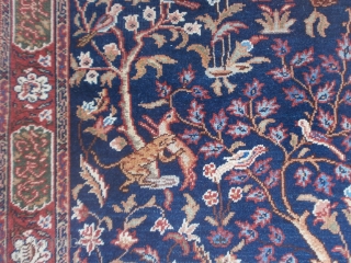 LITTLE but beautiful this  "TABRIS - AMORINO" !
TEBRIS azeri persian carpet knotted extremely fine.
It is in very, very good condition. 
Garden-Paradise design with a lovely man (AMORINO=CUPID).
Upon the 4 main borders  ...