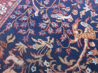 LITTLE but beautiful this  "TABRIS - AMORINO" !
TEBRIS azeri persian carpet knotted extremely fine.
It is in very, very good condition. 
Garden-Paradise design with a lovely man (AMORINO=CUPID).
Upon the 4 main borders  ...