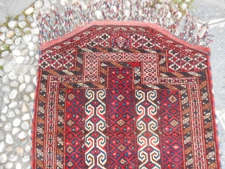 113 x 91 cm. is the size of this antique Turkmen SALATSHAK Youmut tribe. This piece
is in perfect condition, all wool and any problems. All natural dyes. Fine knot.
Shiny wool. For other  ...