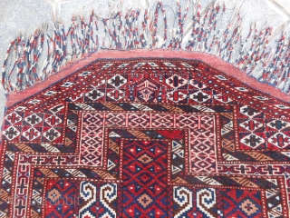 113 x 91 cm. is the size of this antique Turkmen SALATSHAK Youmut tribe. This piece
is in perfect condition, all wool and any problems. All natural dyes. Fine knot.
Shiny wool. For other  ...