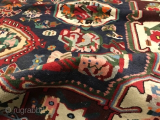 303 x 212 cm old Bachtyar design Farah-Dunbeh in very good condition
and with fine asimmetrical knot. Washed and ready for domestic use.
For more info or photos of this Chahre Mahal -va-Bachtyari don't  ...