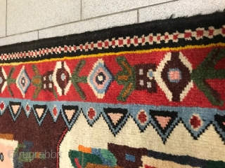 303 x 212 cm old Bachtyar design Farah-Dunbeh in very good condition
and with fine asimmetrical knot. Washed and ready for domestic use.
For more info or photos of this Chahre Mahal -va-Bachtyari don't  ...