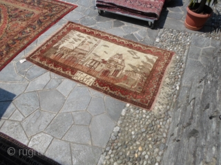 208x118 cm Antique dated 1331/1333 Egira (moon) = Gregorian calendar 1912/1916 (soon).
In very good condition (only 3/4 little old repils).
Very original pictorial carpet with PANORAMA of Bisanzio (Costantinopoli).
Fastened colors vegetal. 
More info  ...