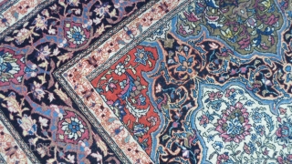 cm 210x144 is the size of this Teheran.
Condition like a new carpet for this 
antique Teheran knotted extra fine.
The carpet has been professionally washed.
Other info or photo on request about this
persian carpet  ...