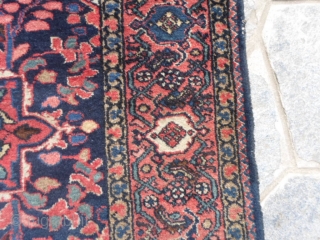 Borchalu Hamadan district persian carpet in very, very good condition.
Full pile, without problem. Washed and ready for domestic use.
200 x 148 cm  is the exact size of this carpet.
Has been exported  ...