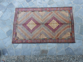 Measures cm. 271 x 165 cm.
ANTIQUE CARPET KNOTTED IN CHINA XINJIANG, EAST TURKESTAN, OASI OF KASHGAR.
IN VERY, VERY GOOD CONDITION. WASHED AND PROMPT FOR USE.
ORIGINAL COLOR FOR THIS ANTIQUE SAMARKAND.
OTHER INFO OR  ...