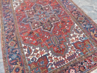 Heris 280 x 180 cm. It is in good condition.
The carpet has full pile.
Natural dyes - Washed and ready for domestic use.
More info, photos or price on request. Thanks for all
your attention.
All  ...