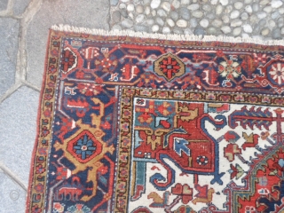 Heris 280 x 180 cm. It is in good condition.
The carpet has full pile.
Natural dyes - Washed and ready for domestic use.
More info, photos or price on request. Thanks for all
your attention.
All  ...