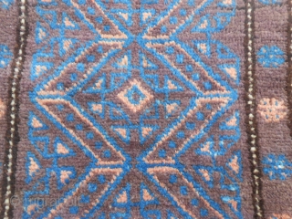 99 x 68  cm
Old AFGHAN Belouch Balisht
In very, very good condition.
Wool on wool. Carpet and kilim reverse.
Shiny wool and beautiful colors for this carpet.
        