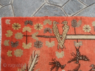 East Turkestan-Xinjiang China carpet knotted in 
the Oasi of KHOTAN.
271 x 161 cm is the size of this carpet in con-
dition perfect. Wool on cotton foundation.
For other info or query ask please.
"La  ...