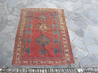 Antique Kazakh from Caucasus in fair condition.
Wool on wool and natural colors for this piece.
Very archaic design and shiny colors.
More info or pictures on request.
REGARDS from COMO !      ...