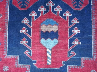 SIZE  cm. 240 x 140 cm. = ft. 7,33 x 4,60 ft.
In perfecto condition. All wool and fastened colors.
Original design for this Antique KAZAKH.
Bejinning XX th. century.

Greeting from lake of Como  ...