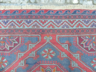352 x 215 cm SOUMACH caucasus region.
In very good condition. Wool on wool.

More pictures on request.
GREETING  from lake of Como !
Maurice           