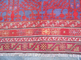 East Turkestan - Xinjiang - Oasi of YARKAND.
Antique Samarkand design POMEGRANADES.
Size m. 4.99 x 2.30
Good condition, all original. Fastened color.
Other info and photos on request.
***********
This piece has been sold in COMO! Grazie!
VENDUTO  ...
